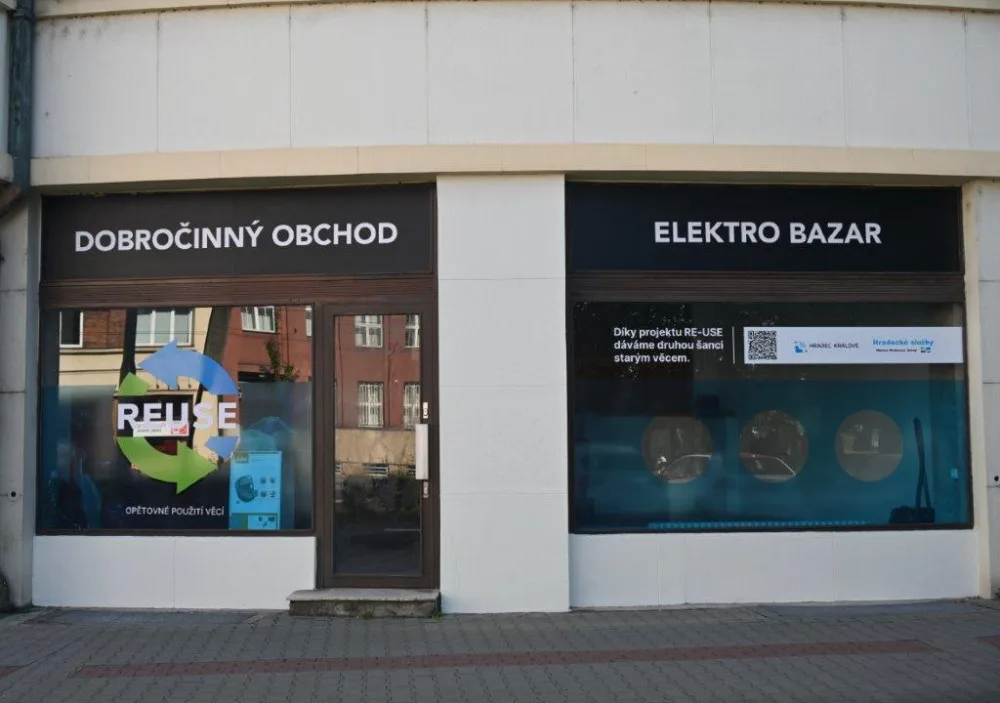 V Hradci Králové otevřel první re-use bazar. Oproti sběrným místům přijímá i elektrospotřebiče
