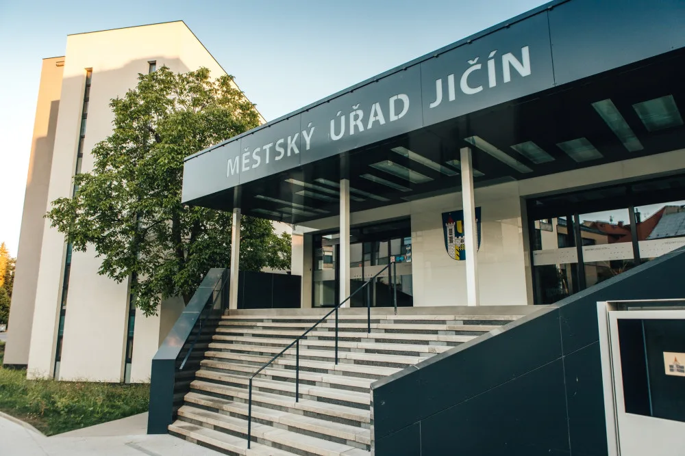 jicin