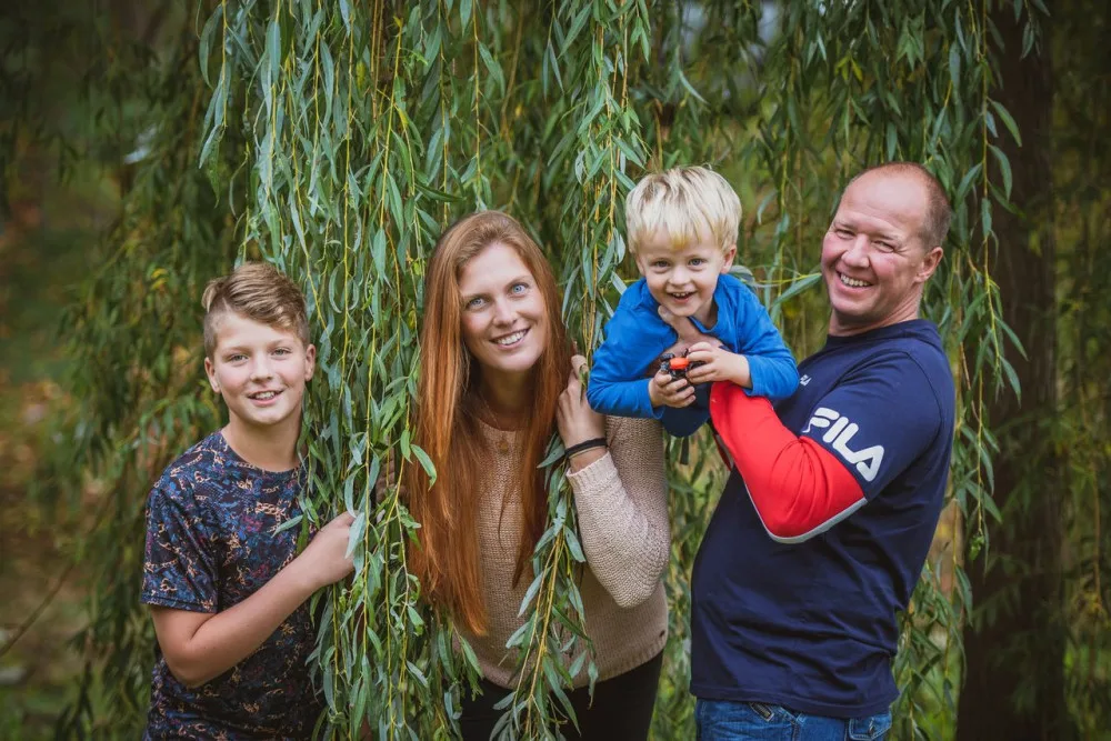 Po návratu z lyžování si mladá žena myslela, že má namoženou ruku. Z bolesti se vyklubala rakovina prsu
