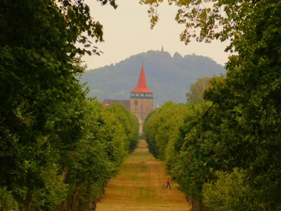 Valdickou bránu v Jičíně město opraví. Některé kameny jsou uvolněné