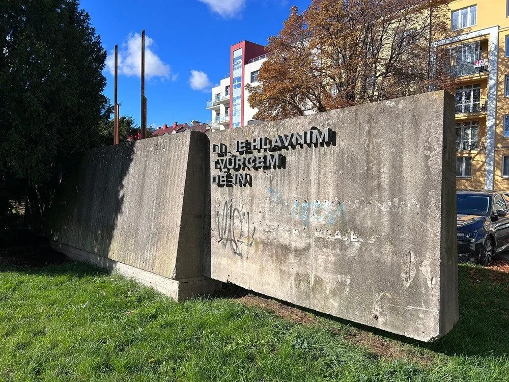 Hradec bude mít architektonickou soutěž na ulici s komunistickým monumentem