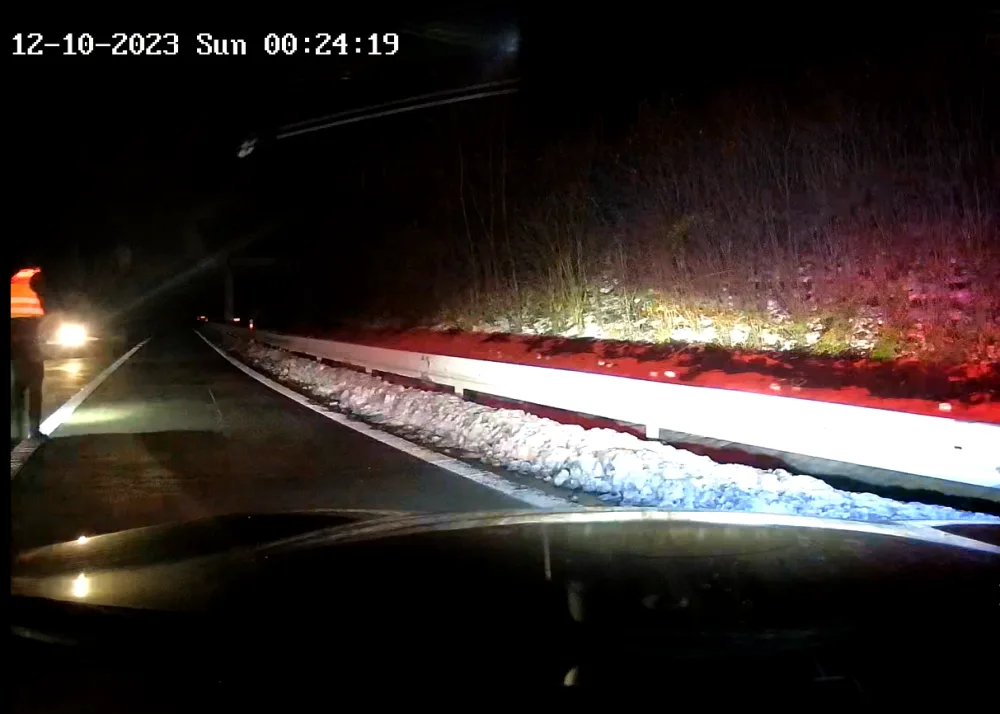 Cizinec pod vlivem alkoholu najel do protisměru dálnice D11. Nadýchal téměř dvě promile