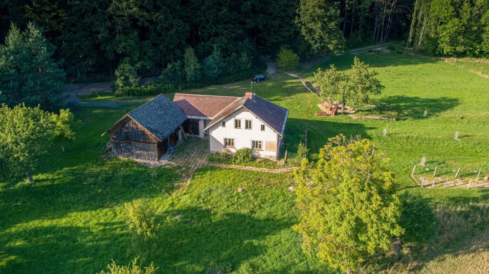 Dvůr Králové chce přebudovat starou hájenku na ekocentrum. V anketě souhlasila i veřejnost