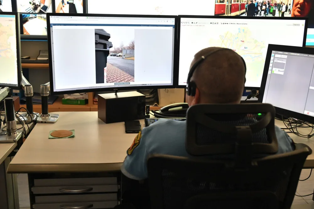 Městská policie Hradce Králové začíná používat novou aplikaci. S volajícím se spojí videohovorem