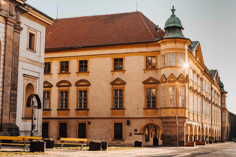 jicin