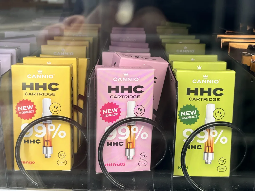Výrobky s HHC už nemají na pultech ani na internetu ode dneška co dělat