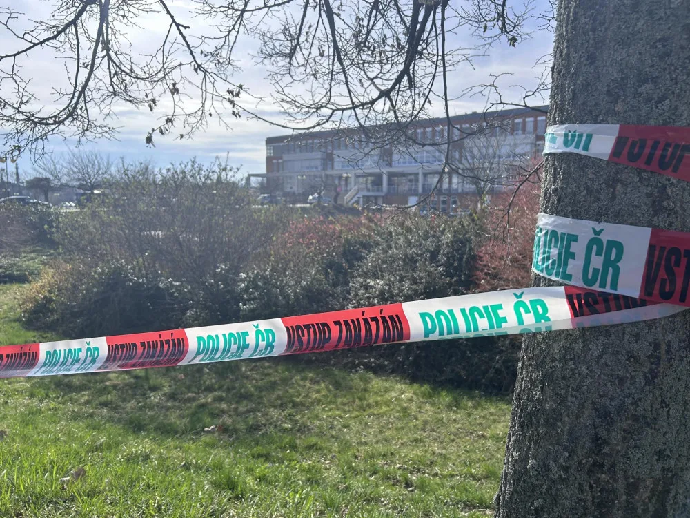 Policie evakuovala kampus Univerzity Hradec Králové. Anonym vyhrožoval střelbou