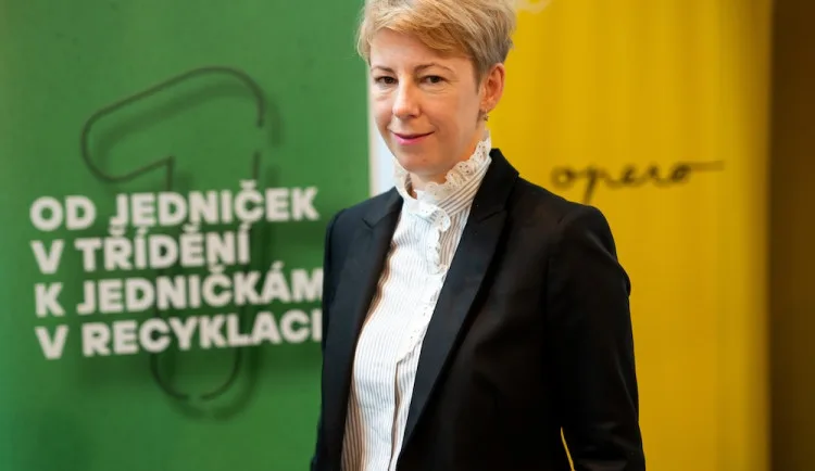 Zálohy jsou jedinou cestou, jak vysbírat 90 procent obalů k recyklaci, říká manažerka Iniciativy pro zálohování