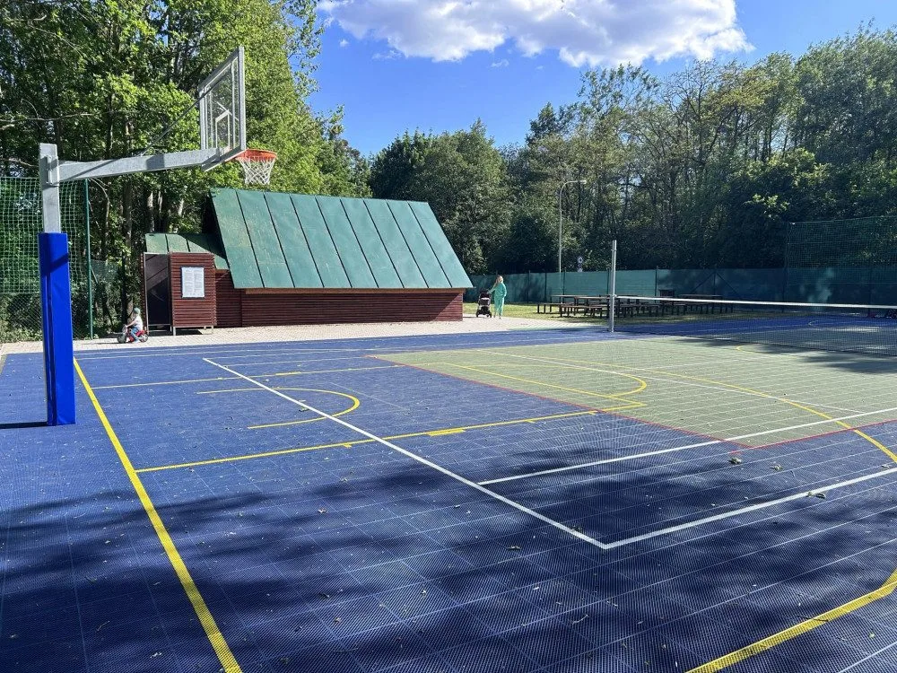 Hradec investoval přes milion do multifunkčního sportoviště u Stříbrňáku. Využijí ho i školy