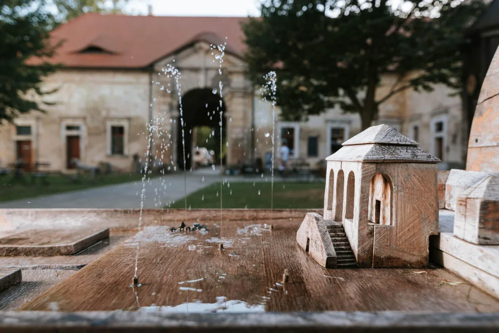 Díky penězům z EU je Cesta Valdštejnských architektů v Jičíně u konce. Lodžie už je v provozu