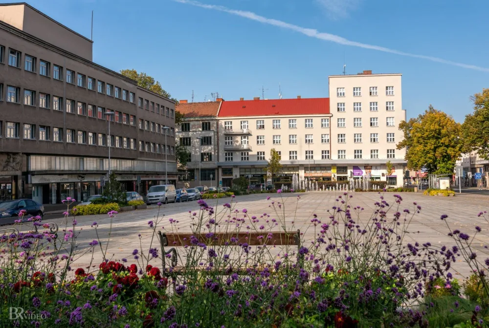 Jedním z cílů vysokoškoláků z UMPRUM je změnit hradecké Ulrichovo náměstí