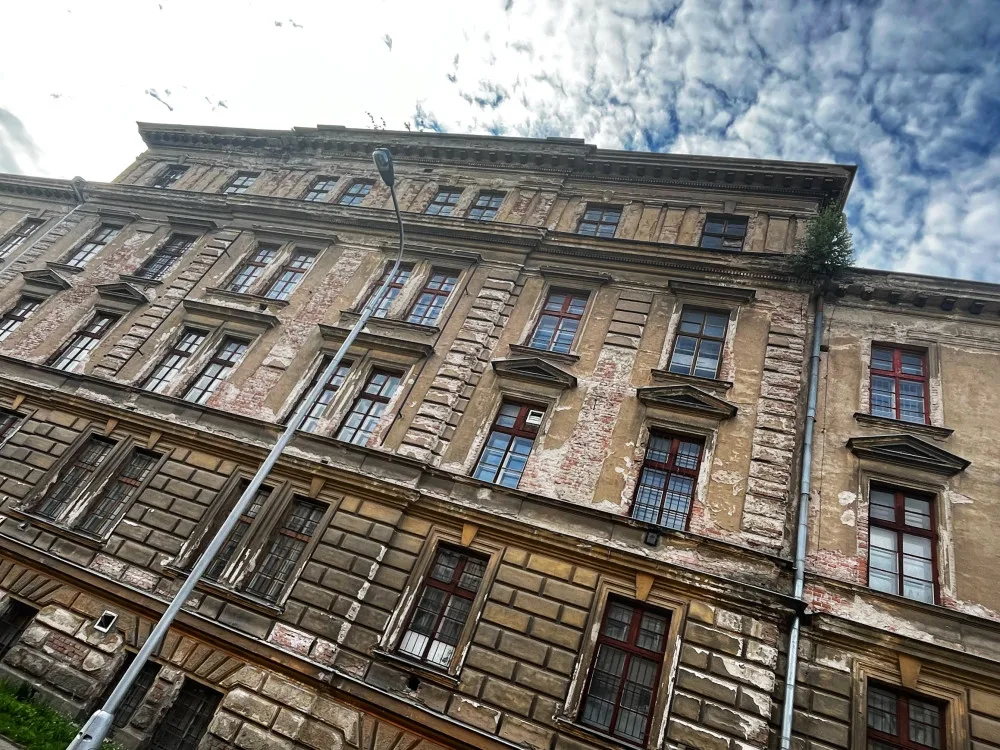 Startuje rekonstrukce Vrbenského kasáren v centru Hradce Králové