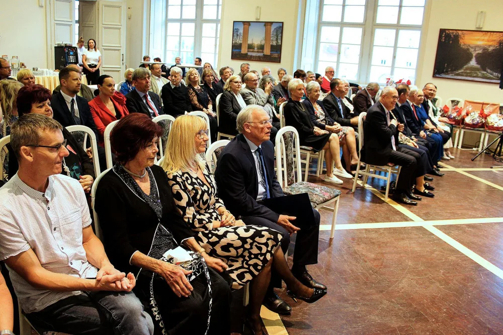 Jičín prodloužil spolupráce s partnerskými městy. K podpisu došlo na Valdštejnských slavnostech