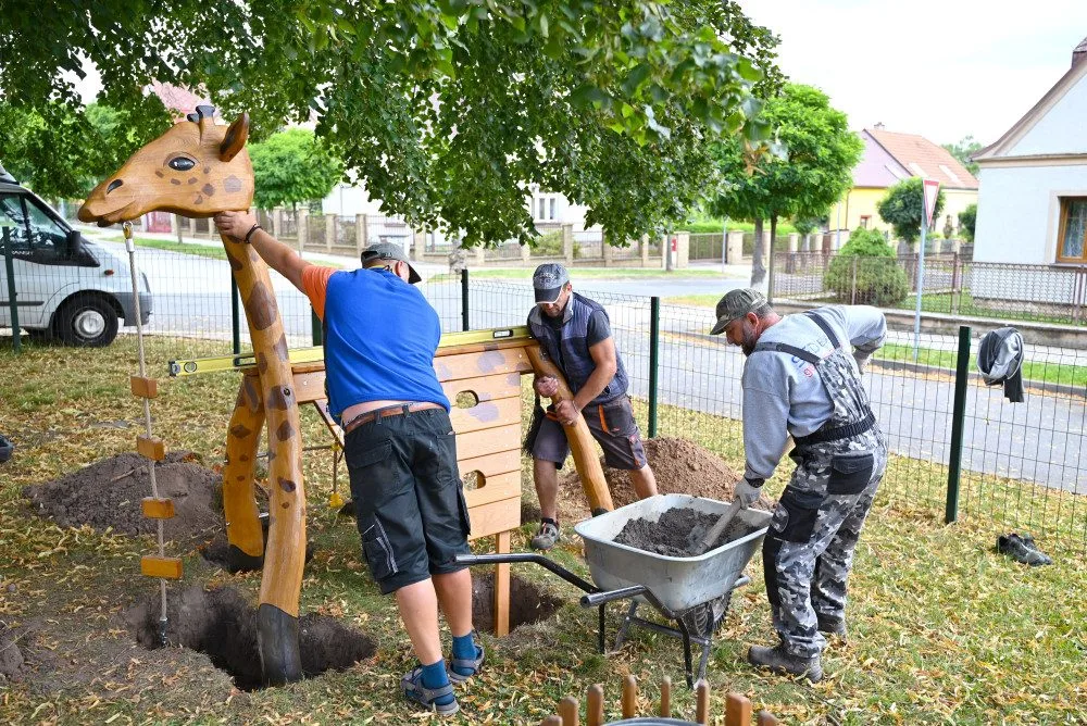 Dvůr Králové plní závazky z předchozího ročníku participativního rozpočtu. Rozšiřuje dětské hřiště
