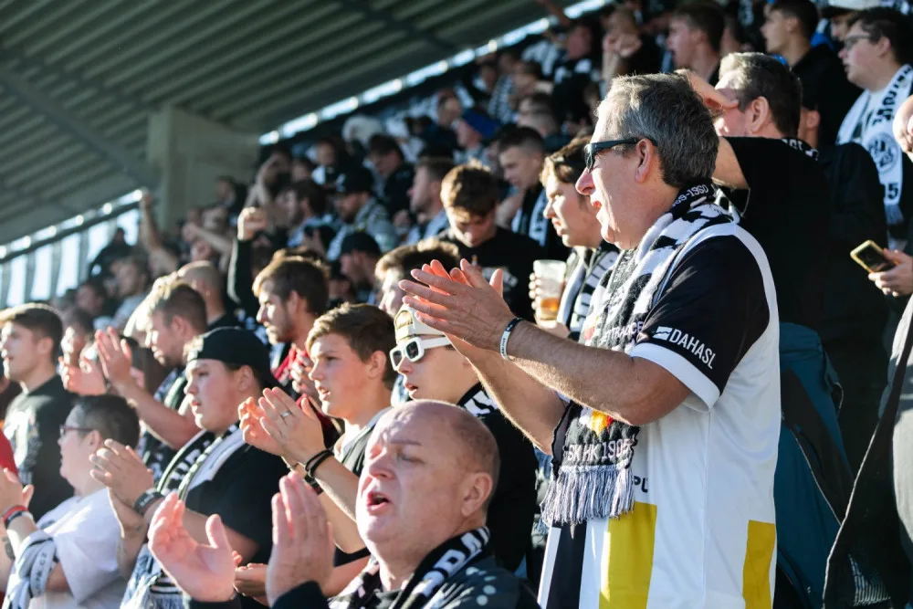 Hradec Králové má tři zájemce o vstup do fotbalového klubu
