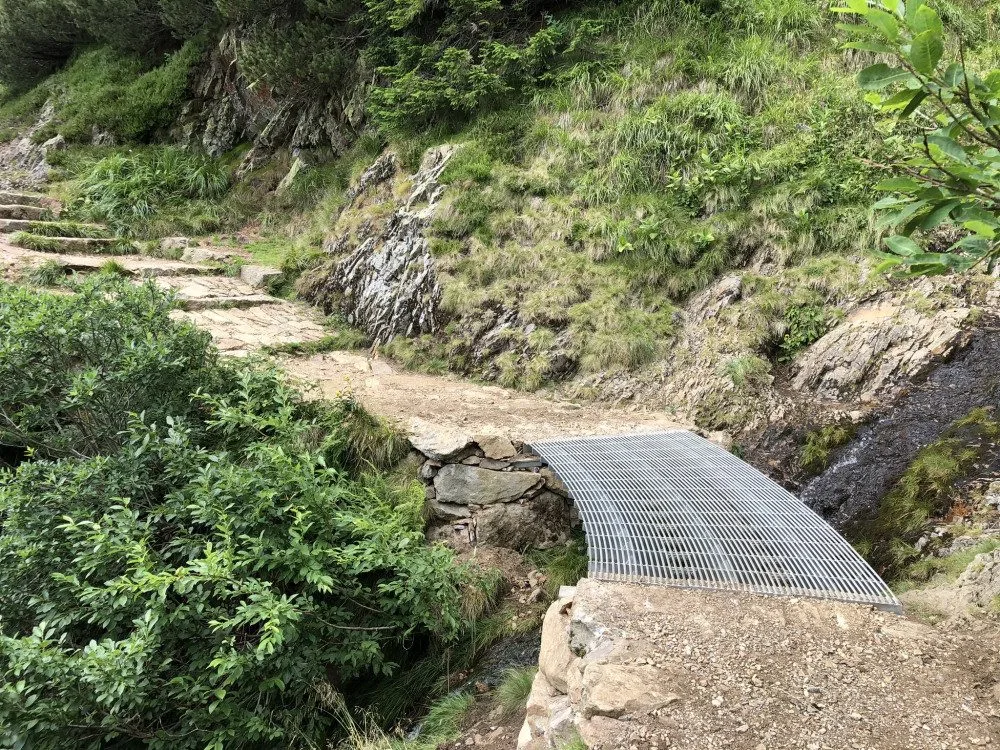 Turistická cesta Obřím dolem od kapličky po Obří sedlo je opět průchodná