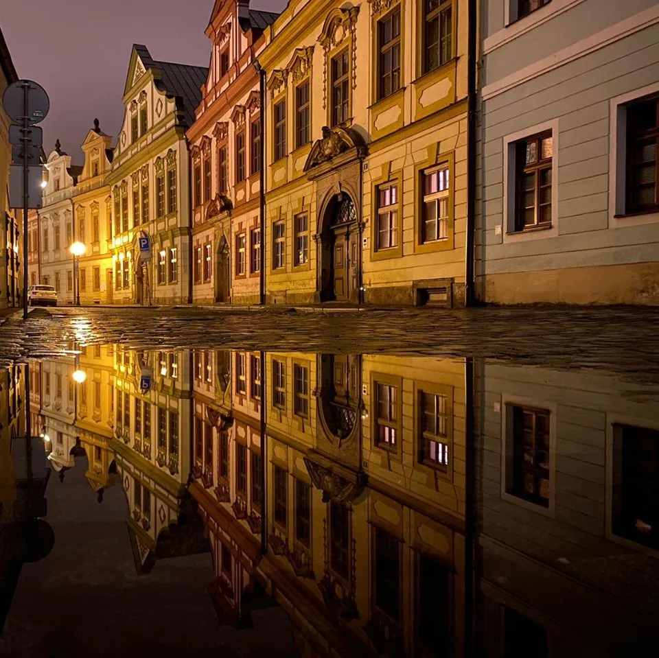 HK