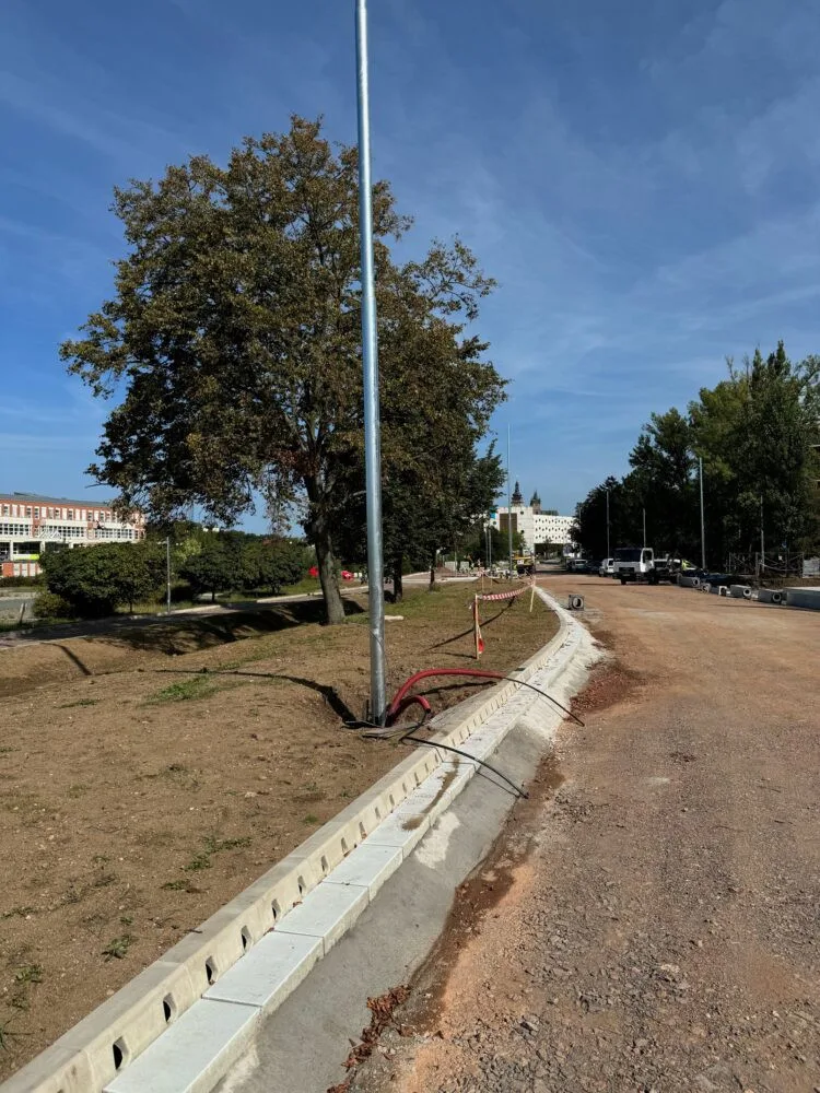 Práce na hradecké Miletě pokračují podle plánu. Chystá se zprovoznění nového úseku