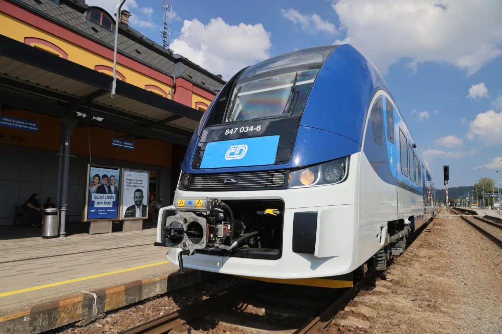 V Trutnově se můžete dneska svézt parním vlakem i moderní liškou