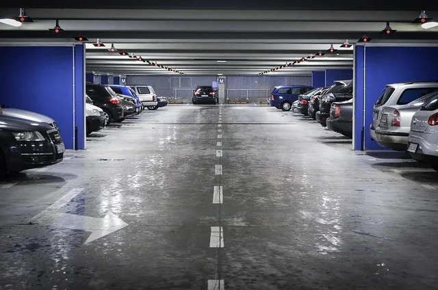 Pacienti a návštěvníci trutnovské nemocnice se dočkají nového parkovacího domu