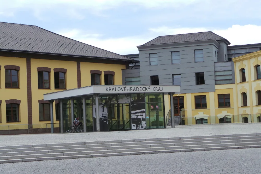 Královéhradecký kraj zvyšuje podporu sociálních služeb. Rozdělí téměř 1,5 miliardy korun
