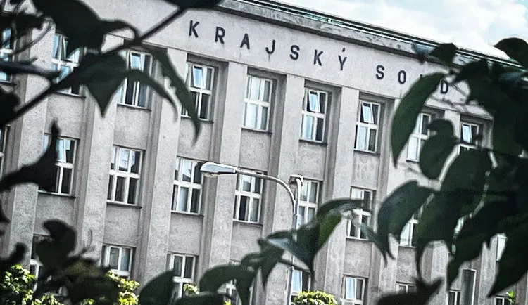 Za ubodání 14letého chlapce potvrdil odvolací soud muži 18 let vězení