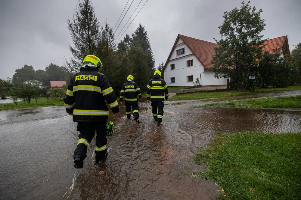Hasiči z Královéhradeckého kraje vyráží pomoci zaplavenému Bohumínu