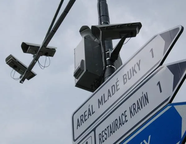 Trutnovsko zpomaluje, nové radary už měří od půlnoci rychlost