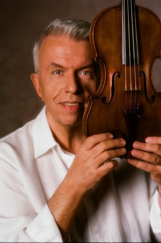 Soutok Labe s Orlicí miluji, říká houslový virtuos Jaroslav Svěcený. Příští rok oslaví 40 let na scéně