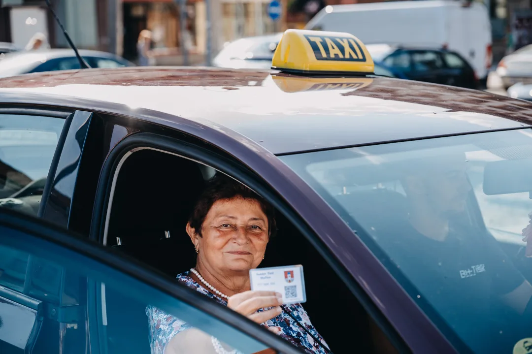 Senior Taxi v Hořicích slaví úspěch. Služba je vytížená