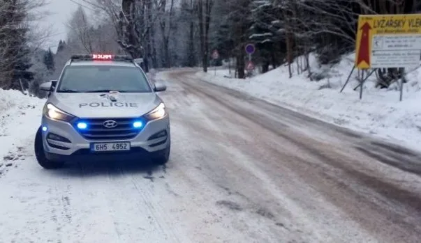 size3-17327840655476-207-spatne-parkujici-ridice-na-serlichu-ma-na-musce-policie