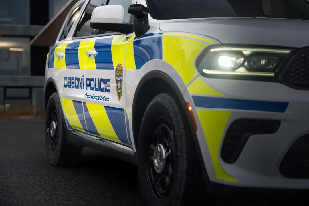 Strážníci v Opatovicích se vozí luxusním speciálem Dodge Durango Pursuit