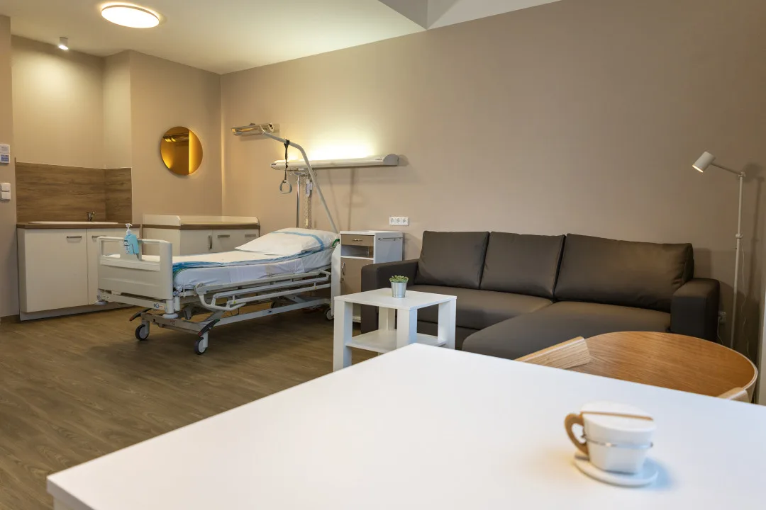 Luxus v porodnici srovnatelný za ten v hotelu. Hradecká nemocnice má dva nové pokoje