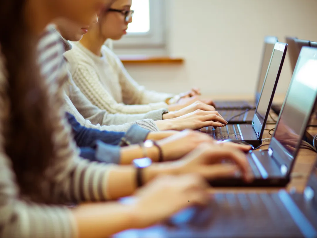Tři nové lycejní obory v kraji. Školy reagují na poptávku studentů