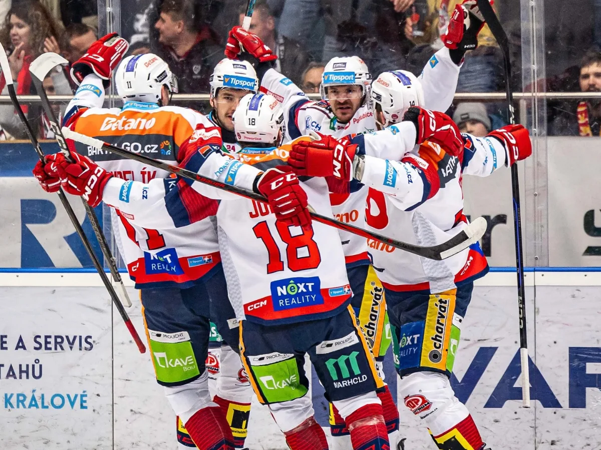 Hradecká cesta do finále extraligy končí. V derby je utlačili hráči Pardubic