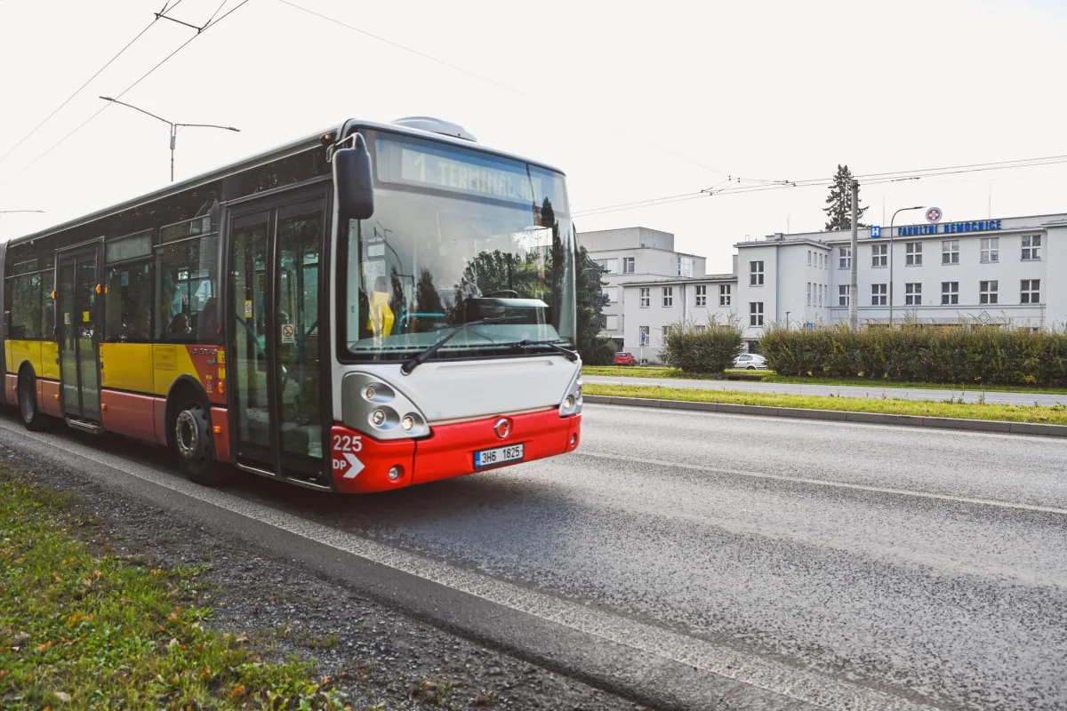 Další etapa rekonstrukce Mileta mění jízdní řád některých linek MHD