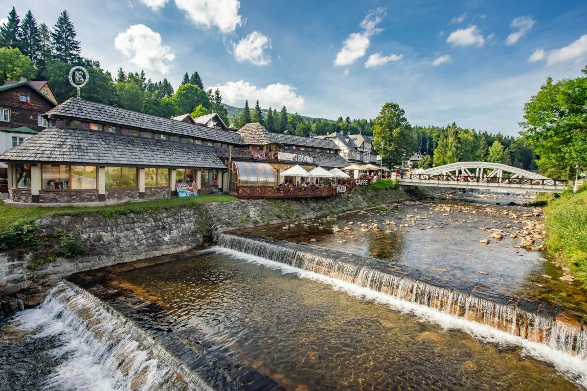 Hoteliéry ve Špindlerově Mlýně trápí rezervace na poslední chvíli