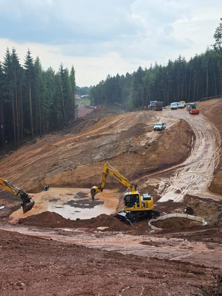 OBRAZEM: Stavba obchvatu Náchoda pokračuje rychlým tempem. Tunel začne vznikat na podzim