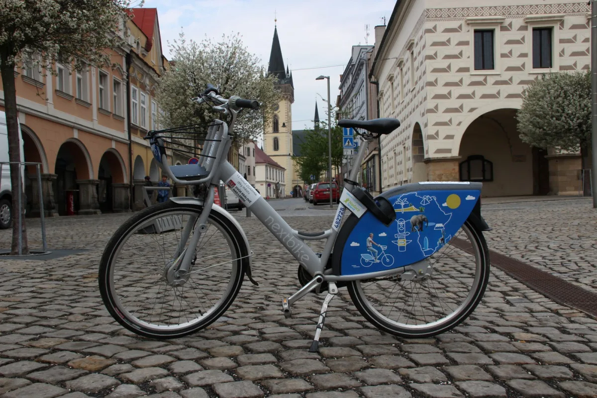Dvůr Králové má za sebou rekordní měsíc na sdílených kolech