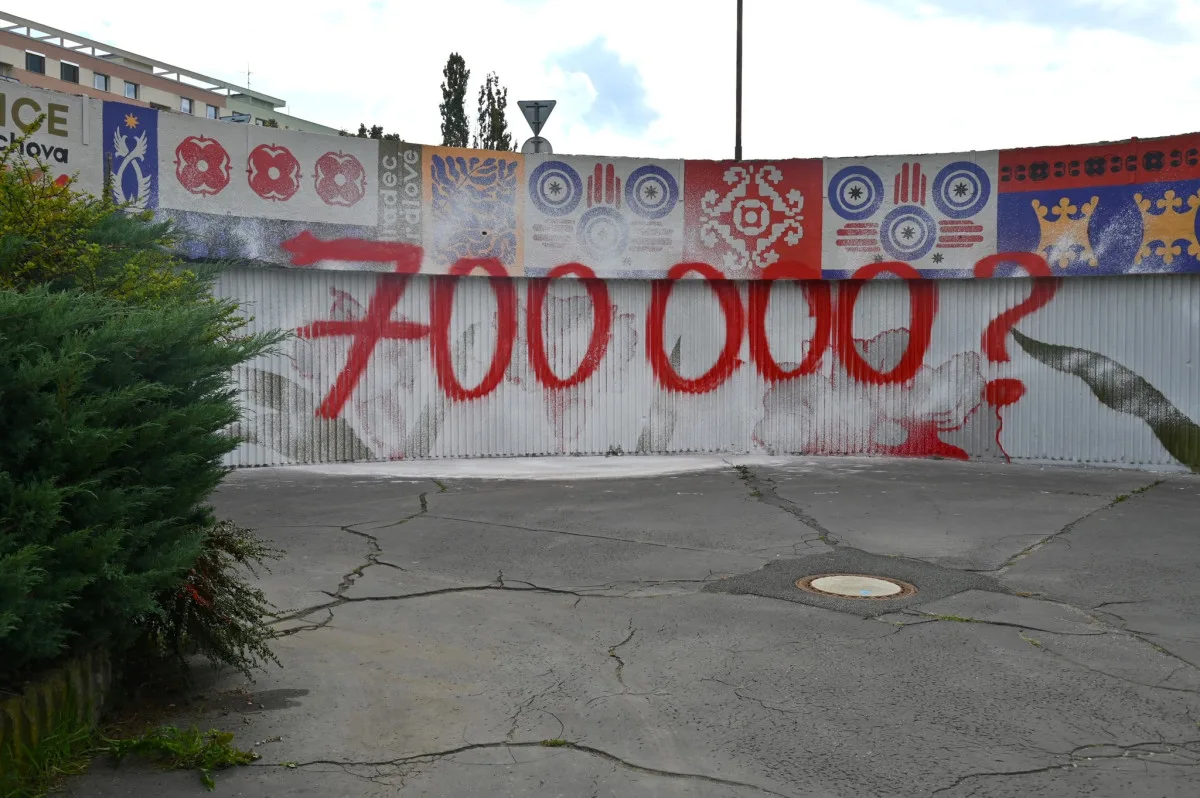 Street art na hradecké Benešovce zničil vandal, lidé na sociálních sítích ho nešetří