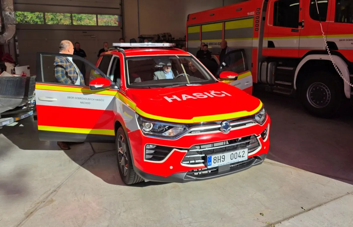 Dobrovolní hasiči v Náchodě mají nové auto pro velitele. Pomůže při výjezdech