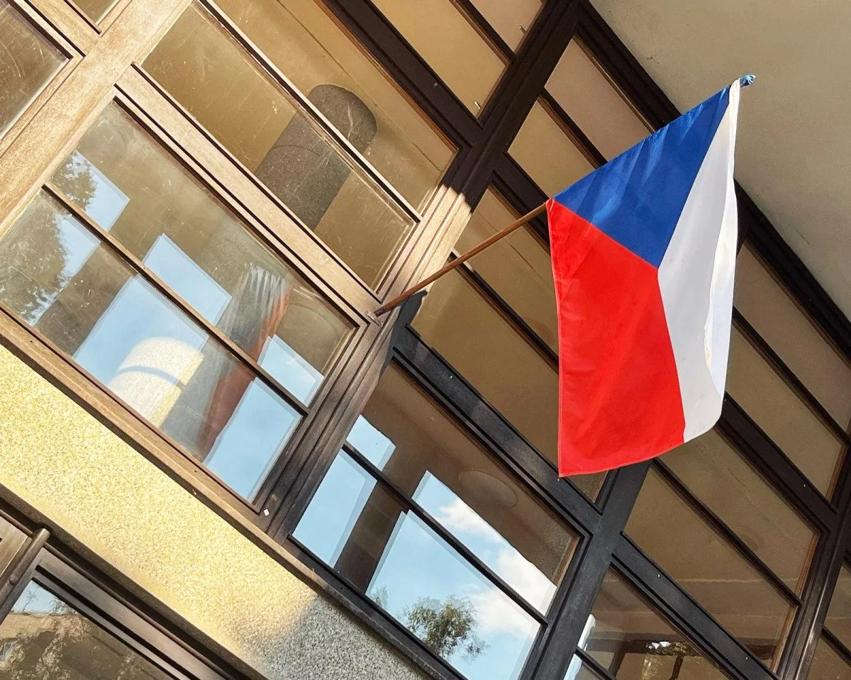 Začíná druhý volební den. Lidé dnes zvolí nové poslance