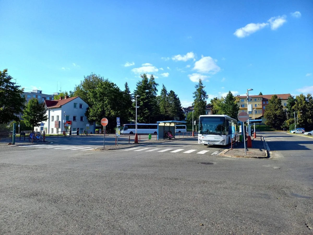 Dvůr Králové vybral firmu, která postaví nový autobusový terminál