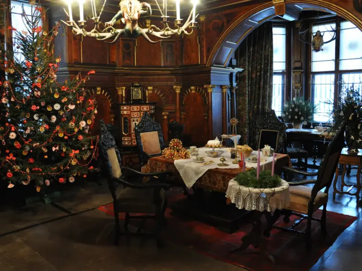 Památky v hradeckém kraji lákají na adventní prohlídky a vánoční trhy