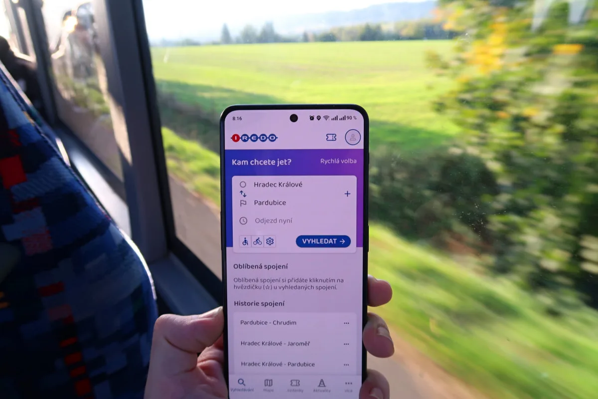 Hradecký kraj spouští aplikaci IREDO pro nákup jízdenek v telefonu