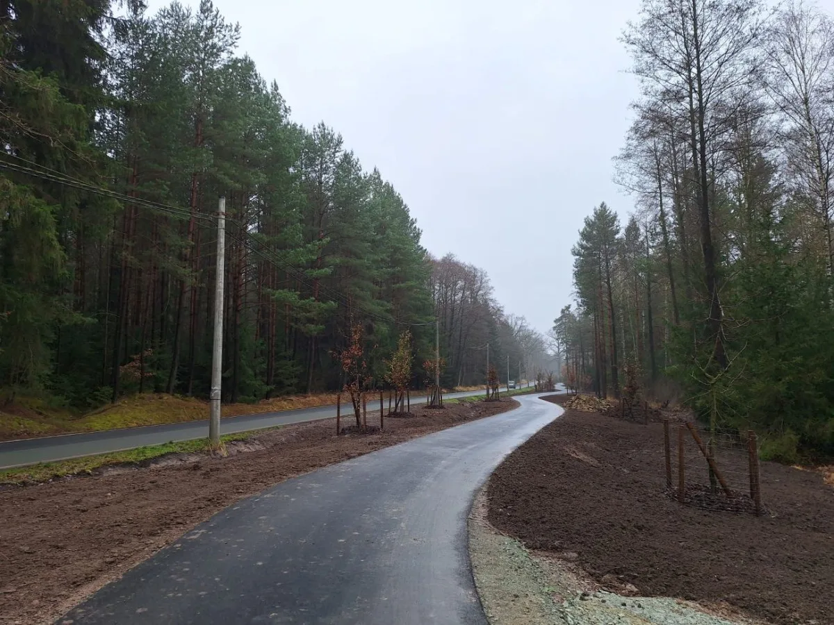 Cyklisté a bruslaři se už nemusí u hradecké Zděné boudy bát o život
