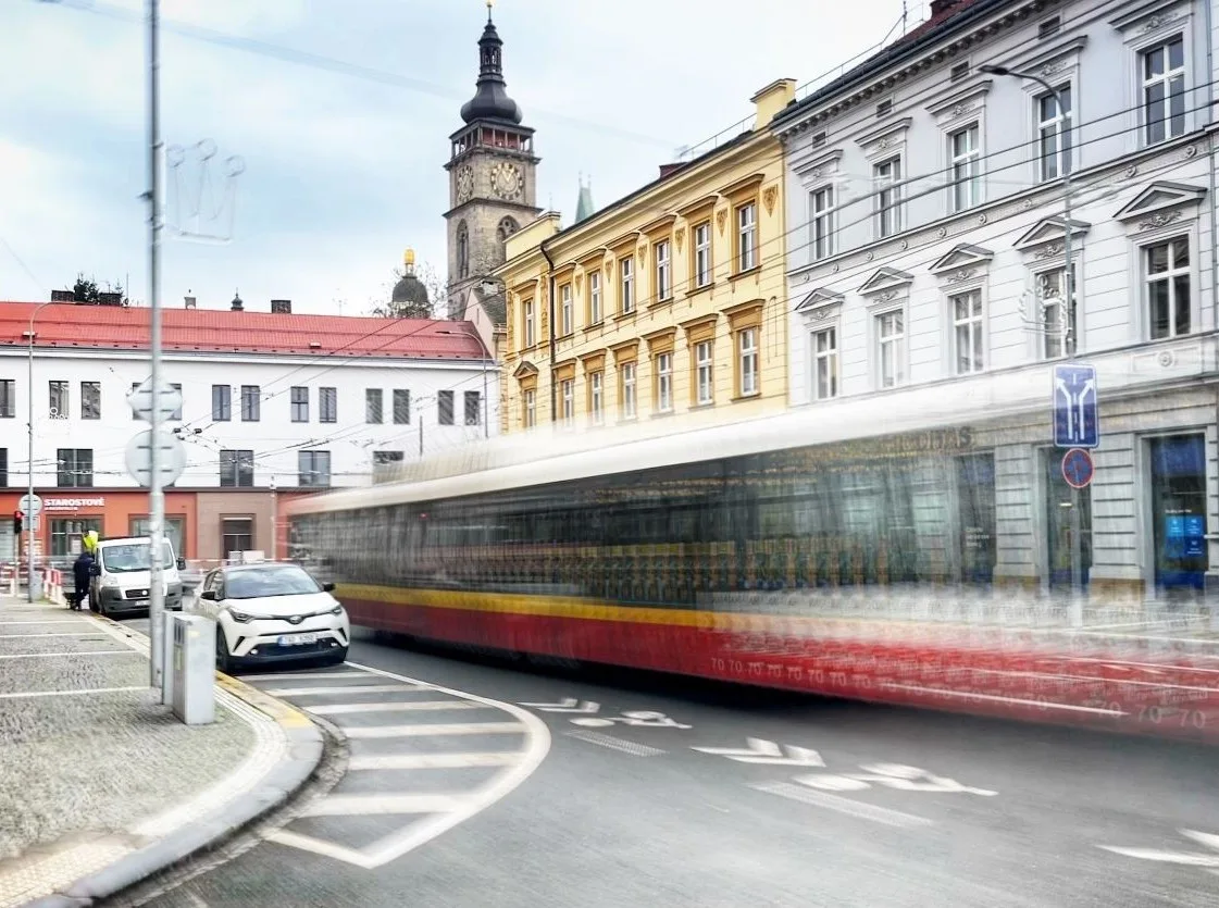 Pravidelný provoz MHD v Hradci na Štědrý den a silvestra skončí v sedm večer