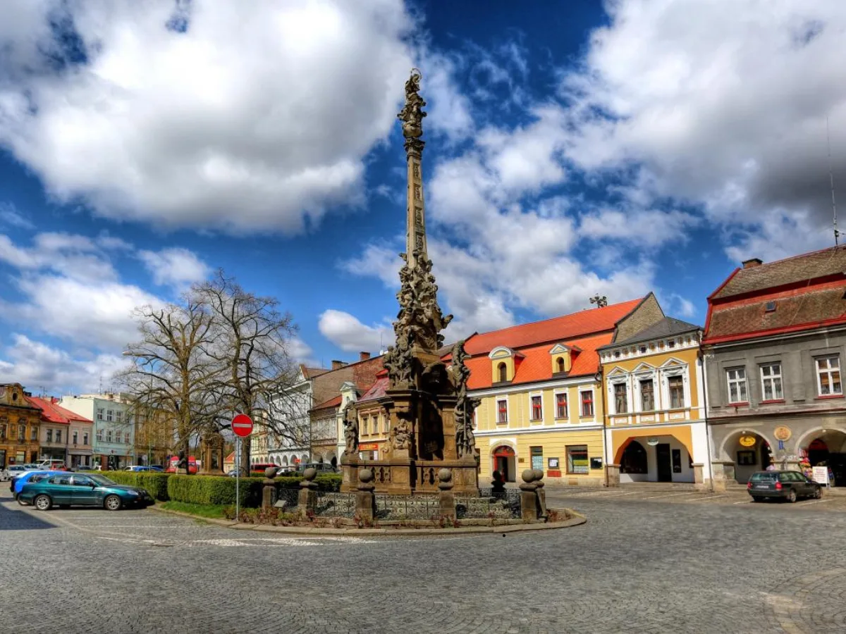 Jaroměř zruší placené parkování na náměstí. Skončí od ledna
