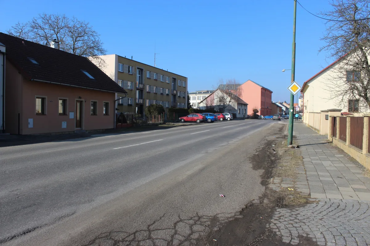 Rekonstrukce ulic Ruská a Poděbradova v Jičíně se zpozdí. Problém je v sítích