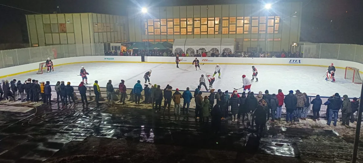 Hořická hokejová Hobby liga slaví návrat díky mobilnímu kluzišti